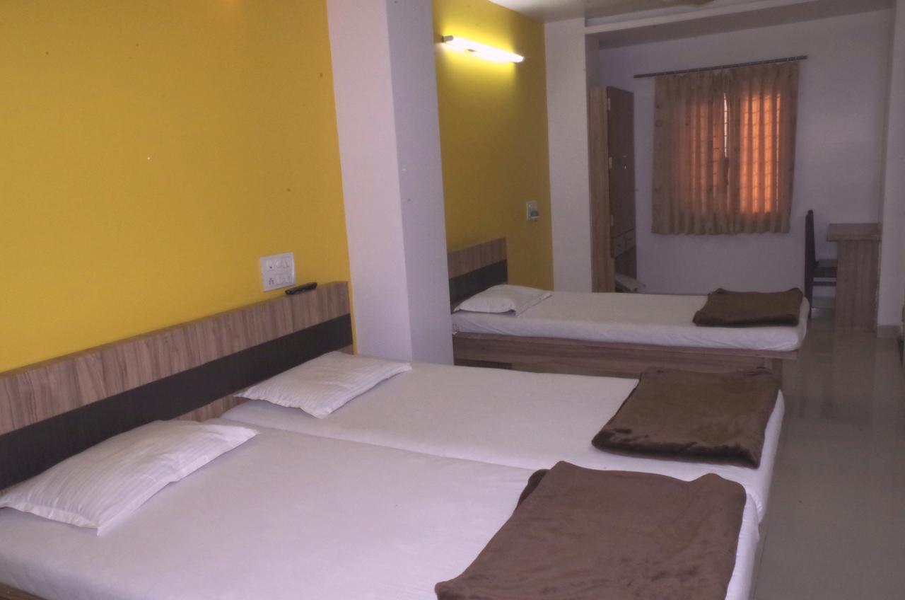 Hotel Pariwar Aurangabad  Eksteriør billede